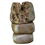 Bubble Hash med presset yderside og porøs trichomrig midte